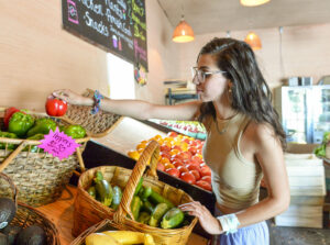 Mal’s Fresh Produce brings fresh foods from local farms